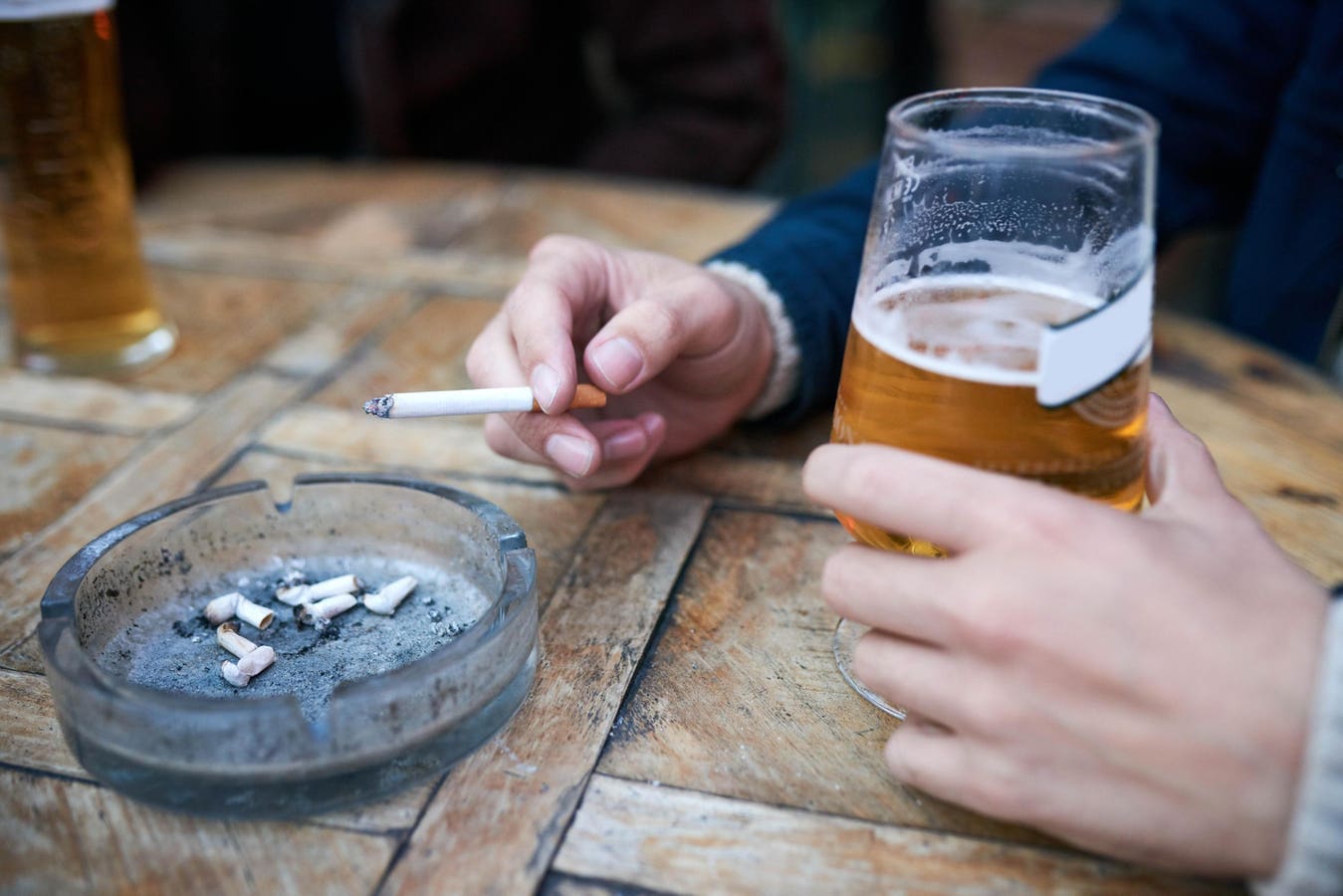 U.K. Ponders Banning Smoking Outside Bars