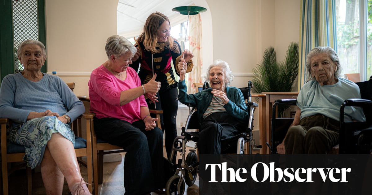 Social care chiefs sound alarm at Labour’s ‘deafening silence’ on sector | Social care