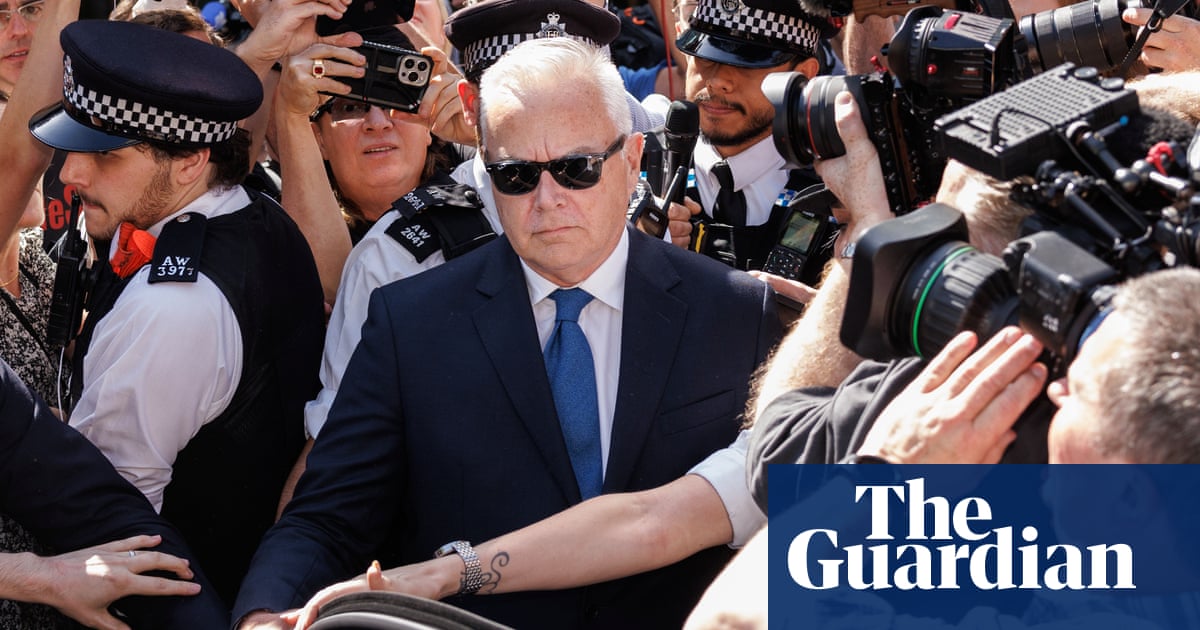 Huw Edwards should return BBC salary paid after arrest, says Lisa Nandy | Huw Edwards