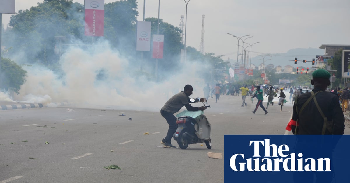 Bullets and teargas reportedly fired at journalists covering protests in Nigeria | Nigeria