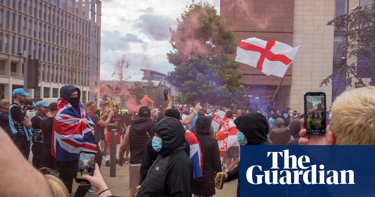 ‘Far-right racists’ will not win, Sunderland MP says after riots | Sunderland