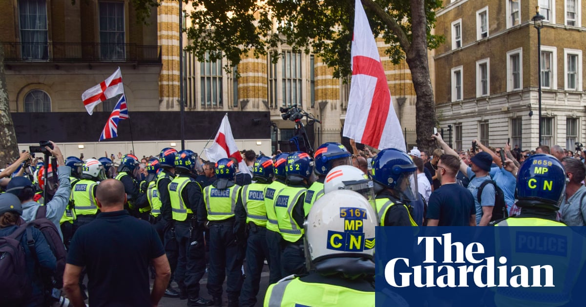 Anti-racists mobilise to counter-protest at ‘unprecedented’ far-right rallies | UK news