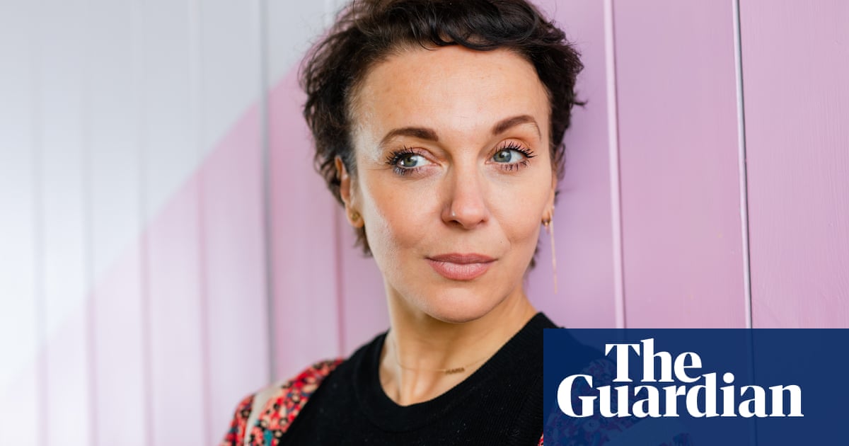 Police investigate alleged death threat sent to Amanda Abbington | Strictly Come Dancing