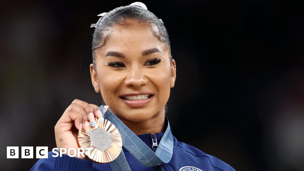 Jordan Chiles with her bronze medal