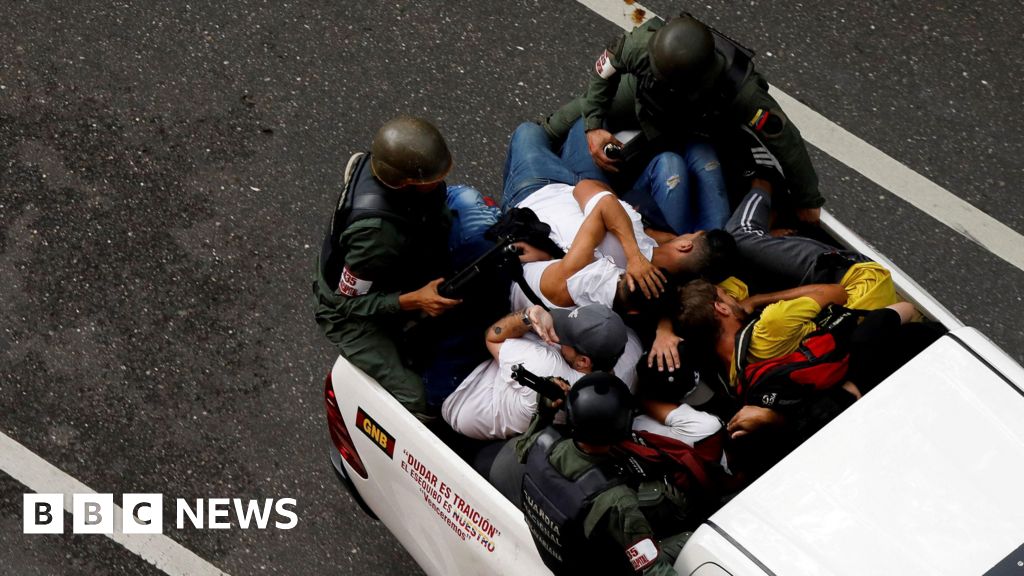 Venezuelans fear for relatives after mass arrests