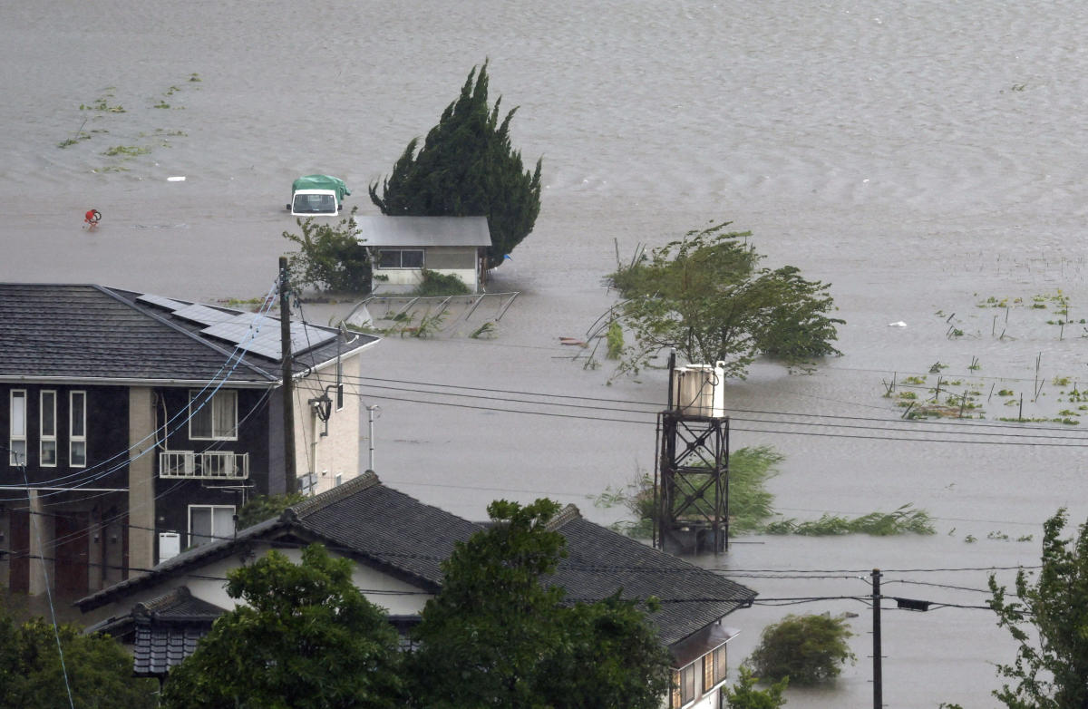 Typhoon Shanshan leaves at least 3 dead in Japan as storm brings 'unprecedented' winds, storm surge and rainfall