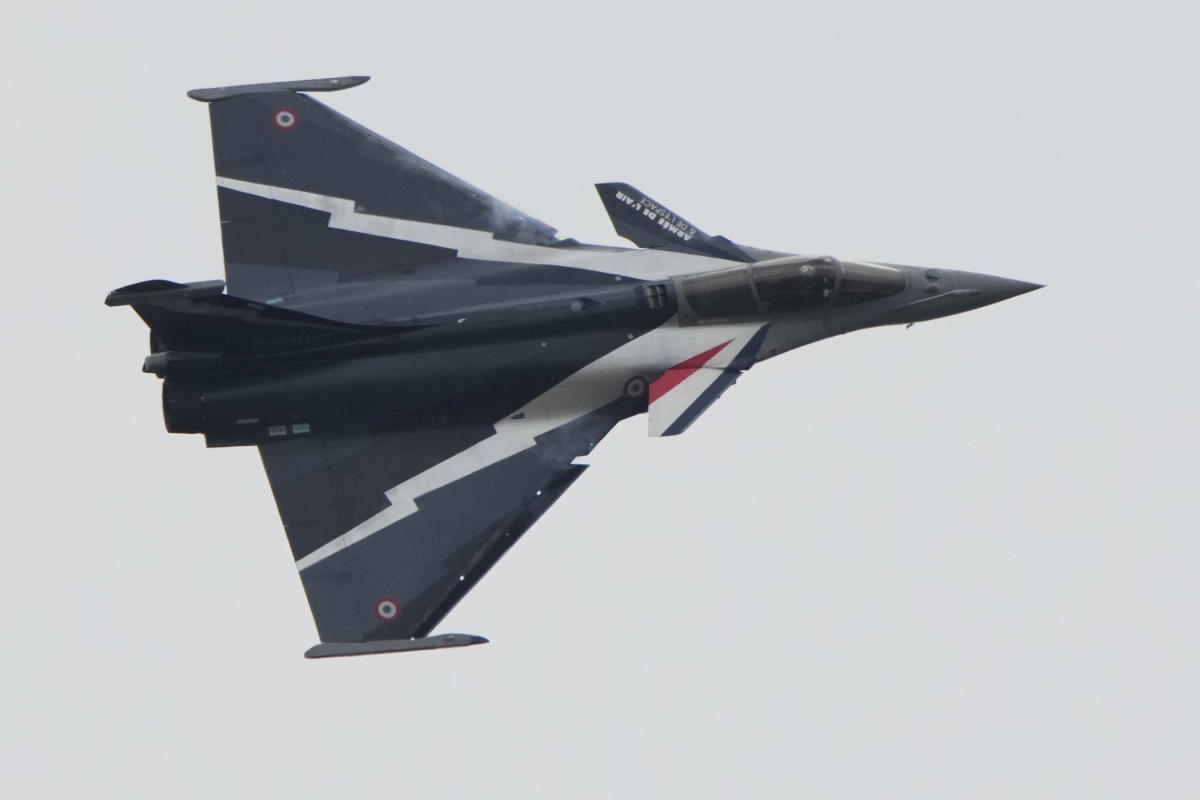 2 French fighter pilots die after colliding with another warplane during training