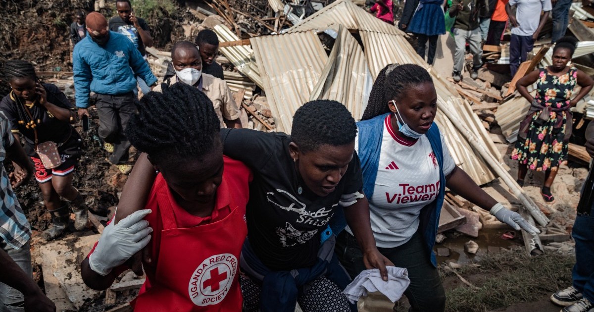 Death toll rises after landslide at Uganda rubbish dump | In Pictures News