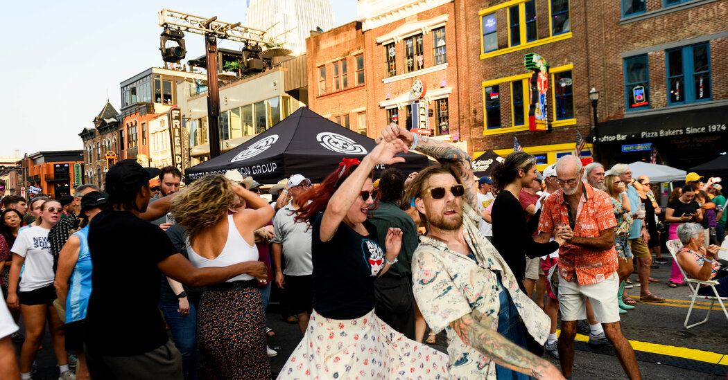 Nashville Honky-Tonk Robert’s Western World Hosts a Free Block Party