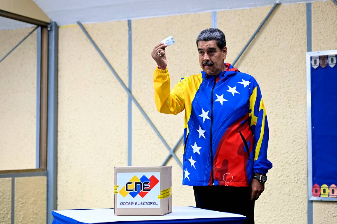 Venezuela top court says Maduro won election, asks for investigation into opposition