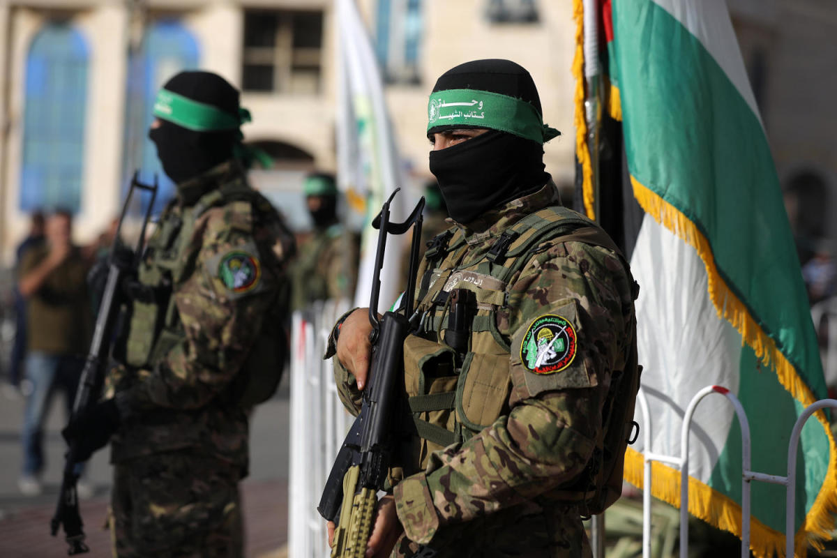 One Israeli hostage killed and 2 injured in Gaza by al-Qassam Brigades soldiers, Hamas says