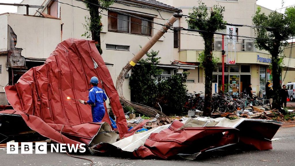 Typhoon Shanshan causes widespread Japan disruption