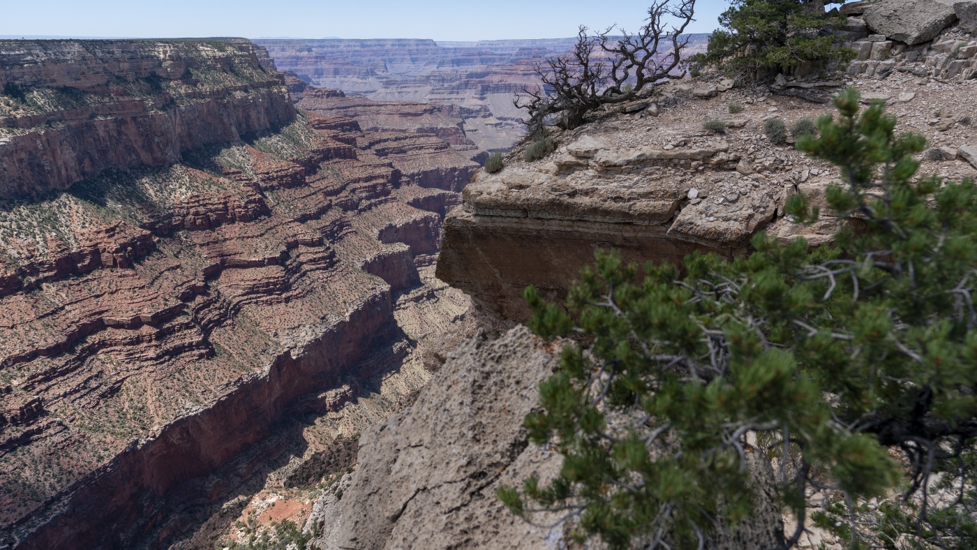 Breaks in Grand Canyon water pipeline force shutdown of hotel stays : NPR