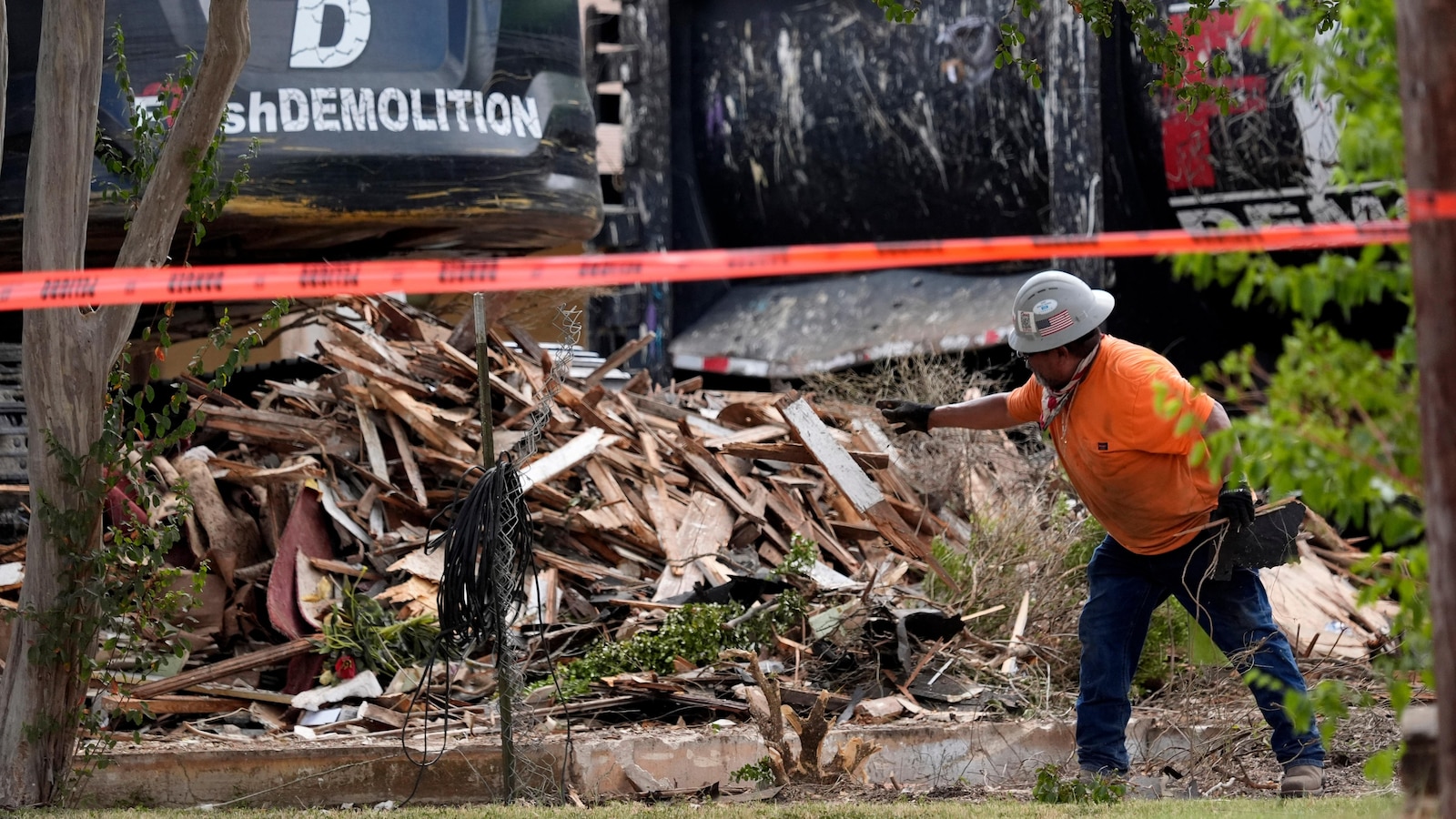 Crews begin demolishing Texas church where gunman killed more than two dozen in 2017