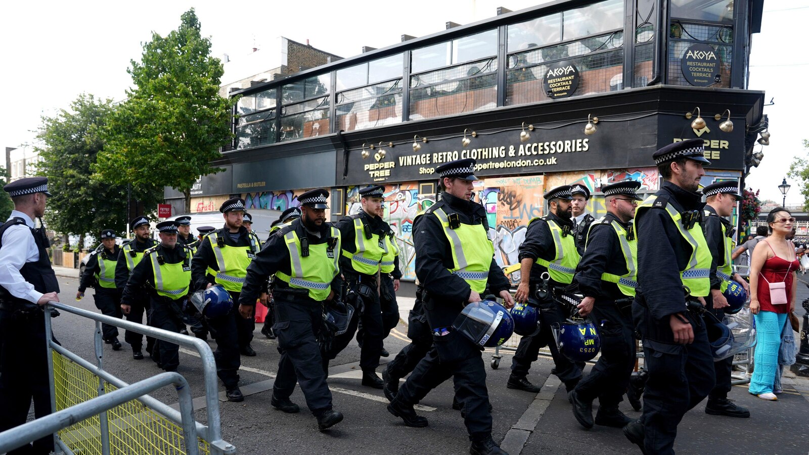 Police say 2 people who were attacked during London's Notting Hill Carnival have died