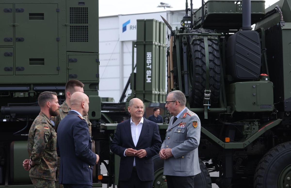 Scholz Touts Major Order for Air-Defense Systems for Ukraine