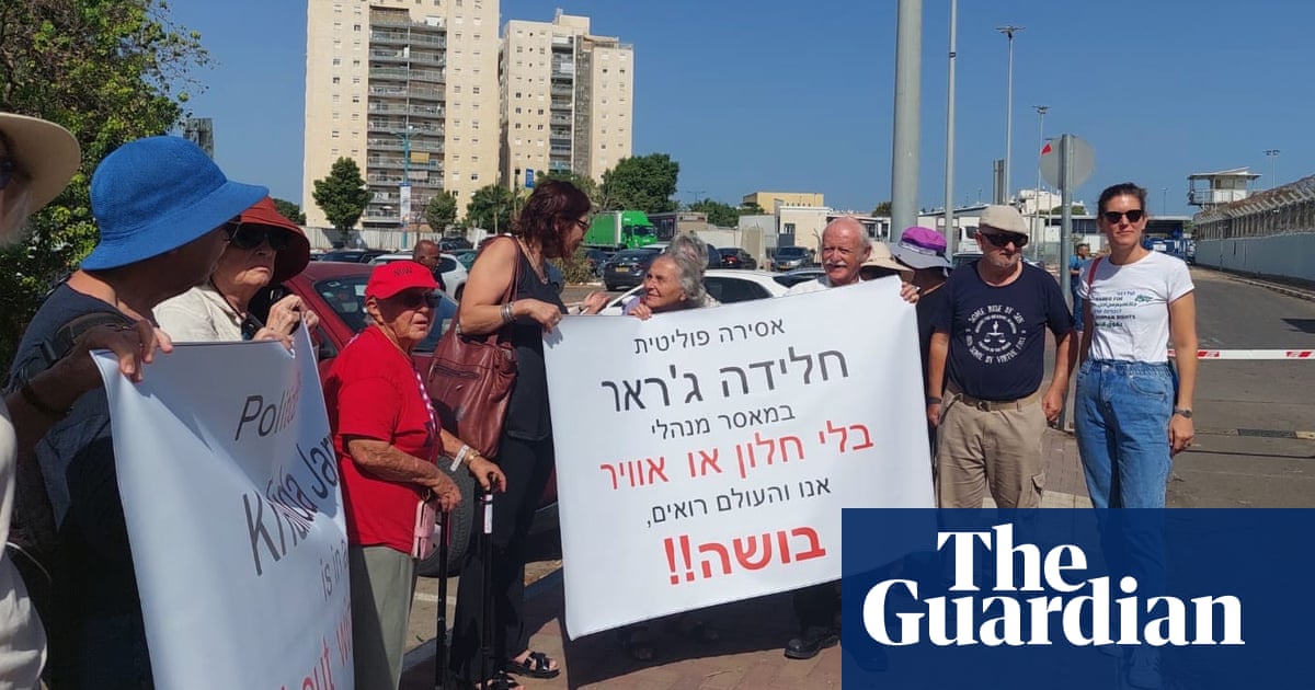 Holocaust survivor marks 80th birthday with protest outside Israeli prison | Israel