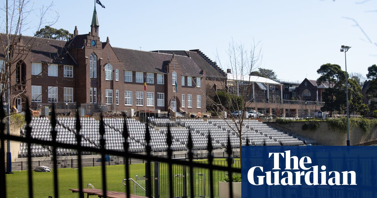 Teacher at Sydney’s Knox Grammar school charged with alleged grooming of a child | Sydney