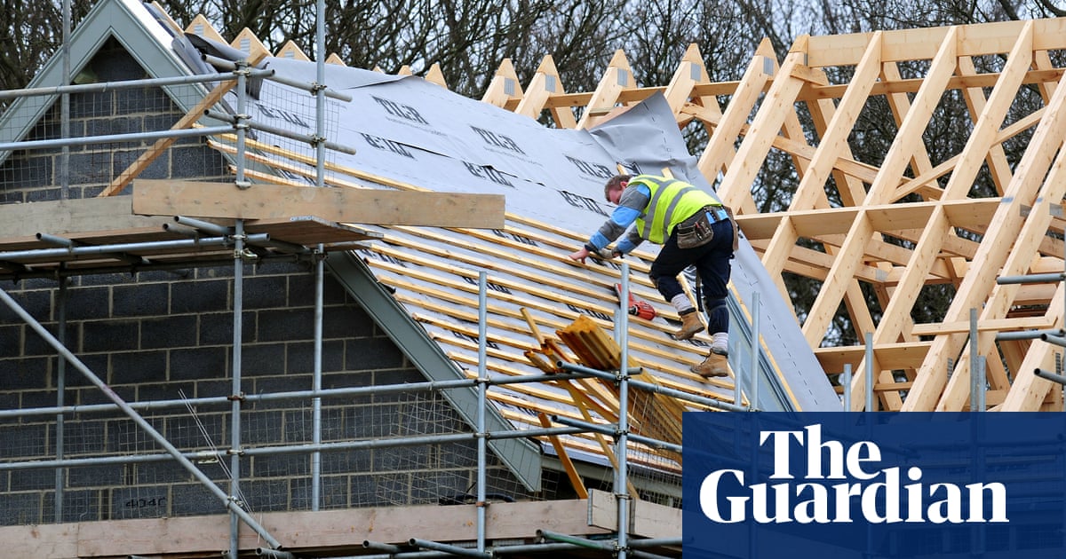 Low-carbon homes can save £1,341 in bills and should be compulsory, study shows | Real estate