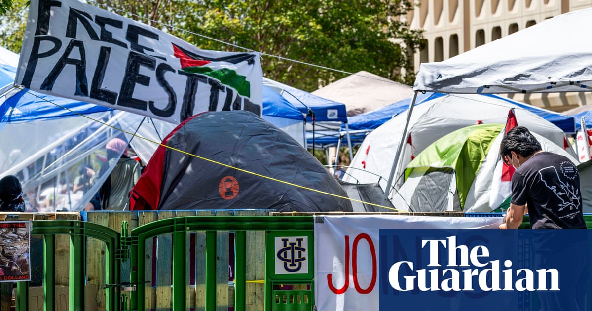 Prosecutors charge 10 people at UC Irvine after pro-Palestinian protests | US campus protests