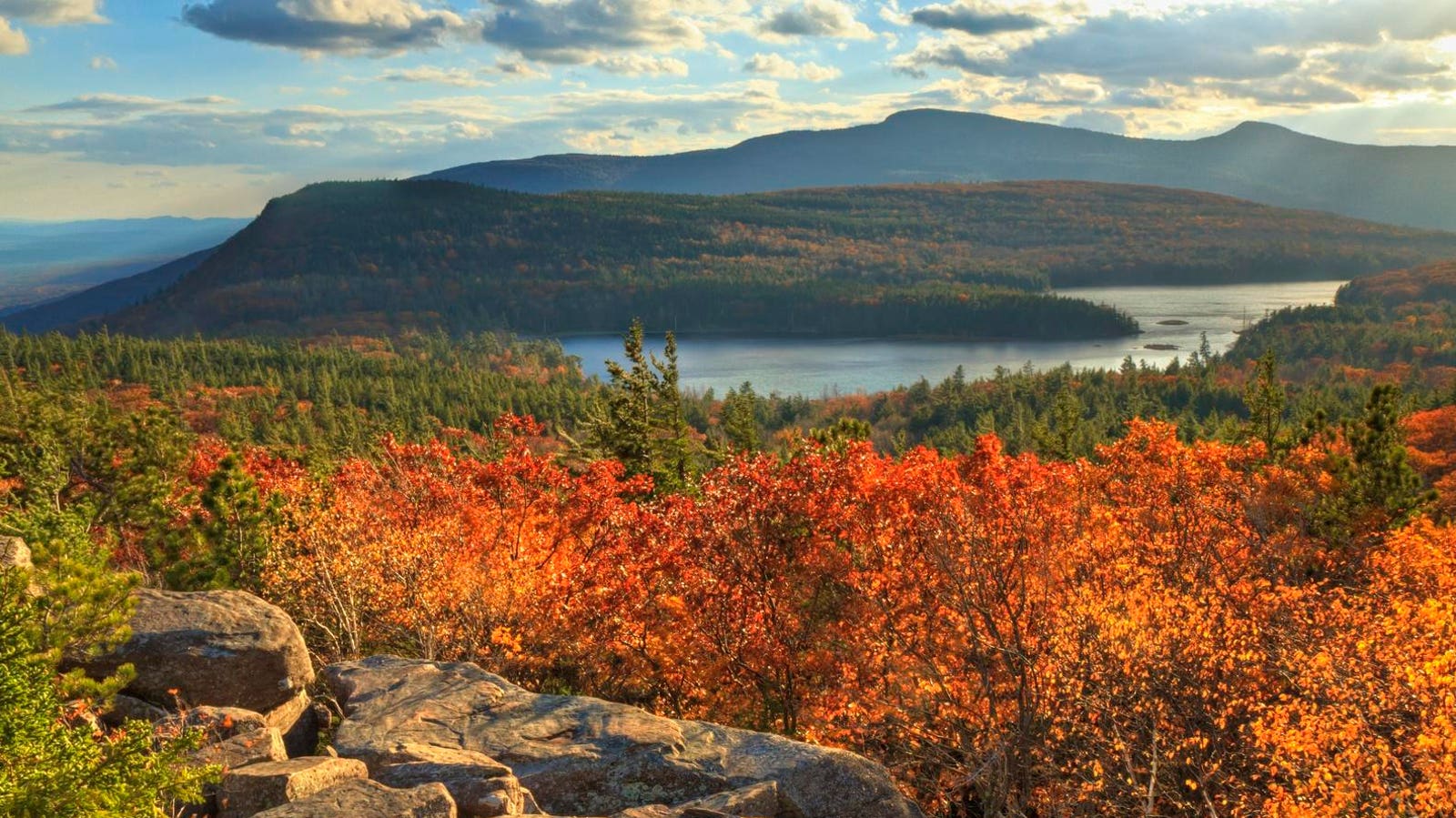 Best Fall Weekend Getaways From New York City Under A Three-Hour Drive