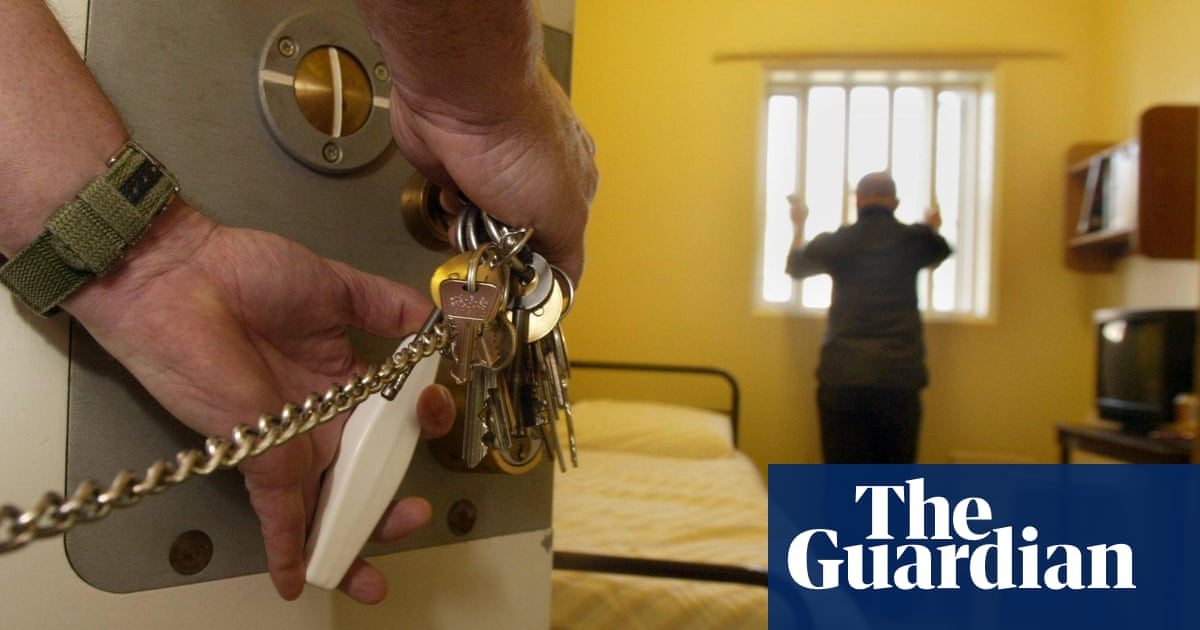 ‘Broken’ prison system sets inmates up to fail, top Scottish inspector says | Prisons and probation