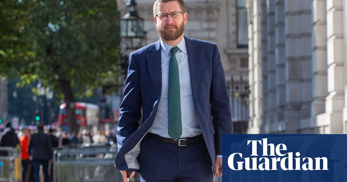 Head of the civil service under pressure to quit amid ‘anger’ over leaks | Politics