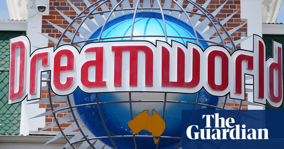 Tiger mauls animal handler at Dreamworld theme park on the Gold Coast | Gold Coast