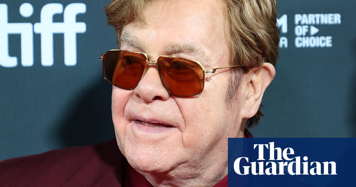 Elton John makes first appearance after revealing ‘limited vision’ | Elton John