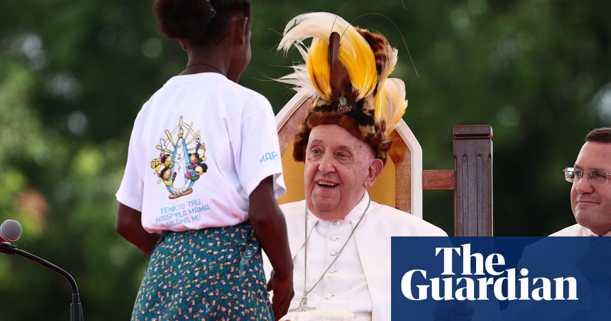 Pope Francis welcomed to remote Papua New Guinea as he seeks ‘to break down distances’ | Pope Francis