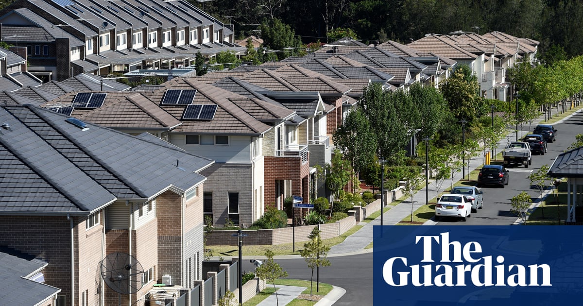 ‘Stop doing dumb stuff,’ economist warns as housing affordability in Australia slips | Housing