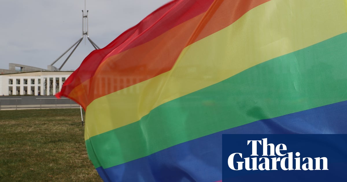 ‘Not too complex’: health experts criticise Labor for ditching LGBTQI+ census questions | Census