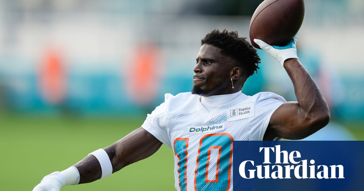 Police officer who dragged NFL player Tyreek Hill from car had problem record | Miami