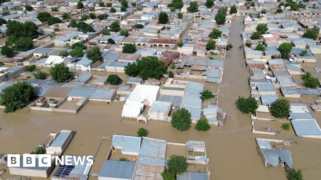 Prisoners flee after water damages jail walls