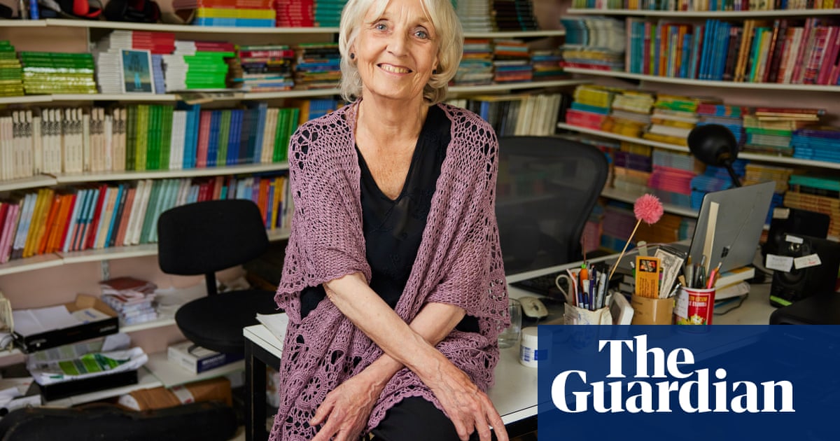 Anne Fine: children should be allowed to learn online instead of going to school | Home schooling