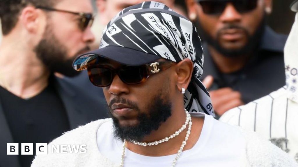 Rap star to headline Super Bowl half-time show