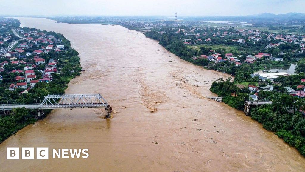 Typhoon Yagi collapses busy bridge in Vietnam