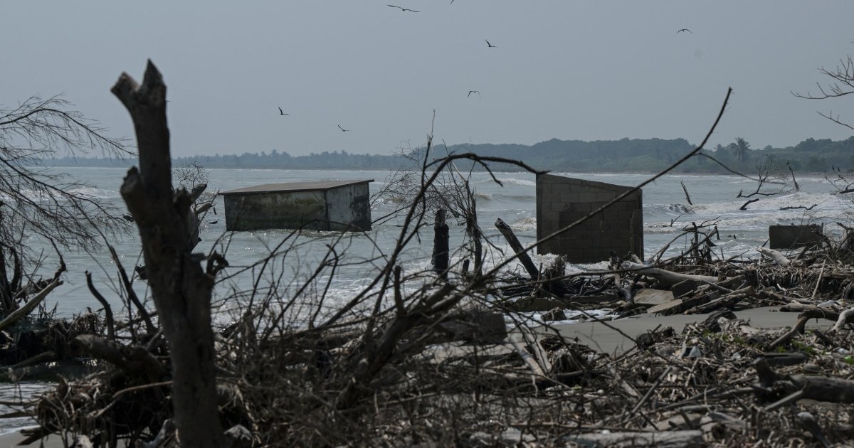 Coastal communities face ‘catastrophic flooding’ from rising sea levels | Climate News