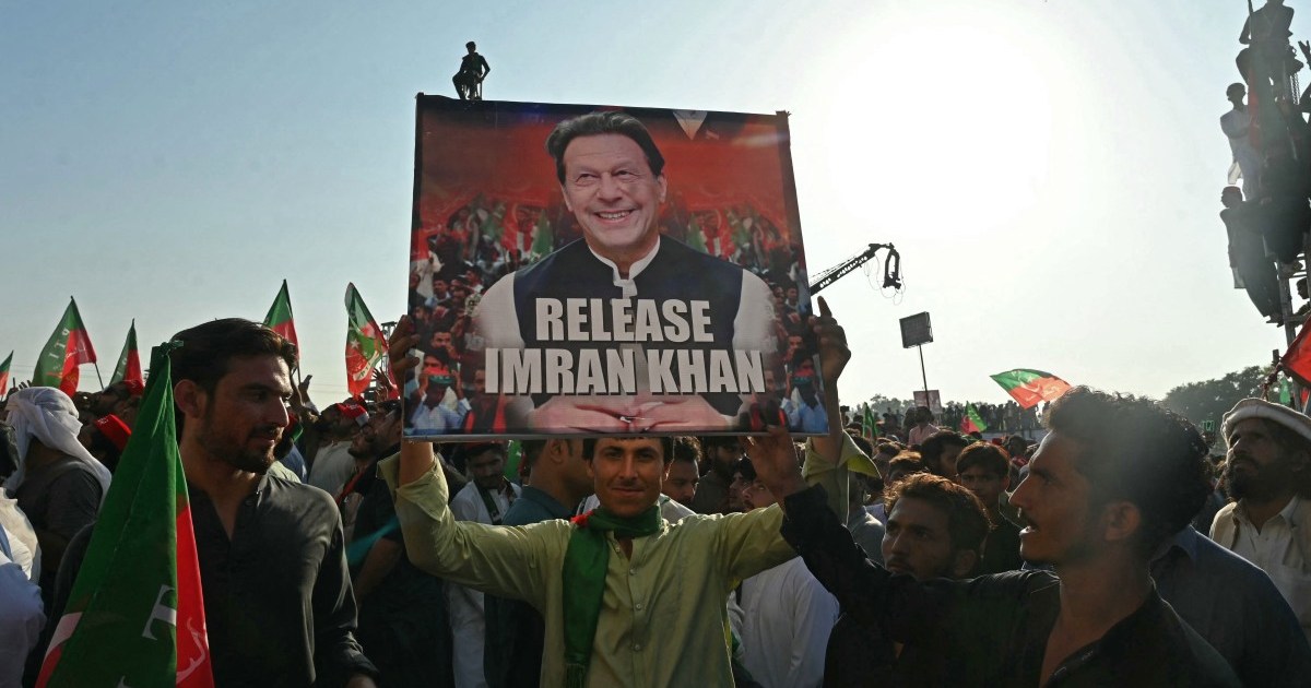 Huge rally calls for release of Pakistan’s former PM Khan | Imran Khan News