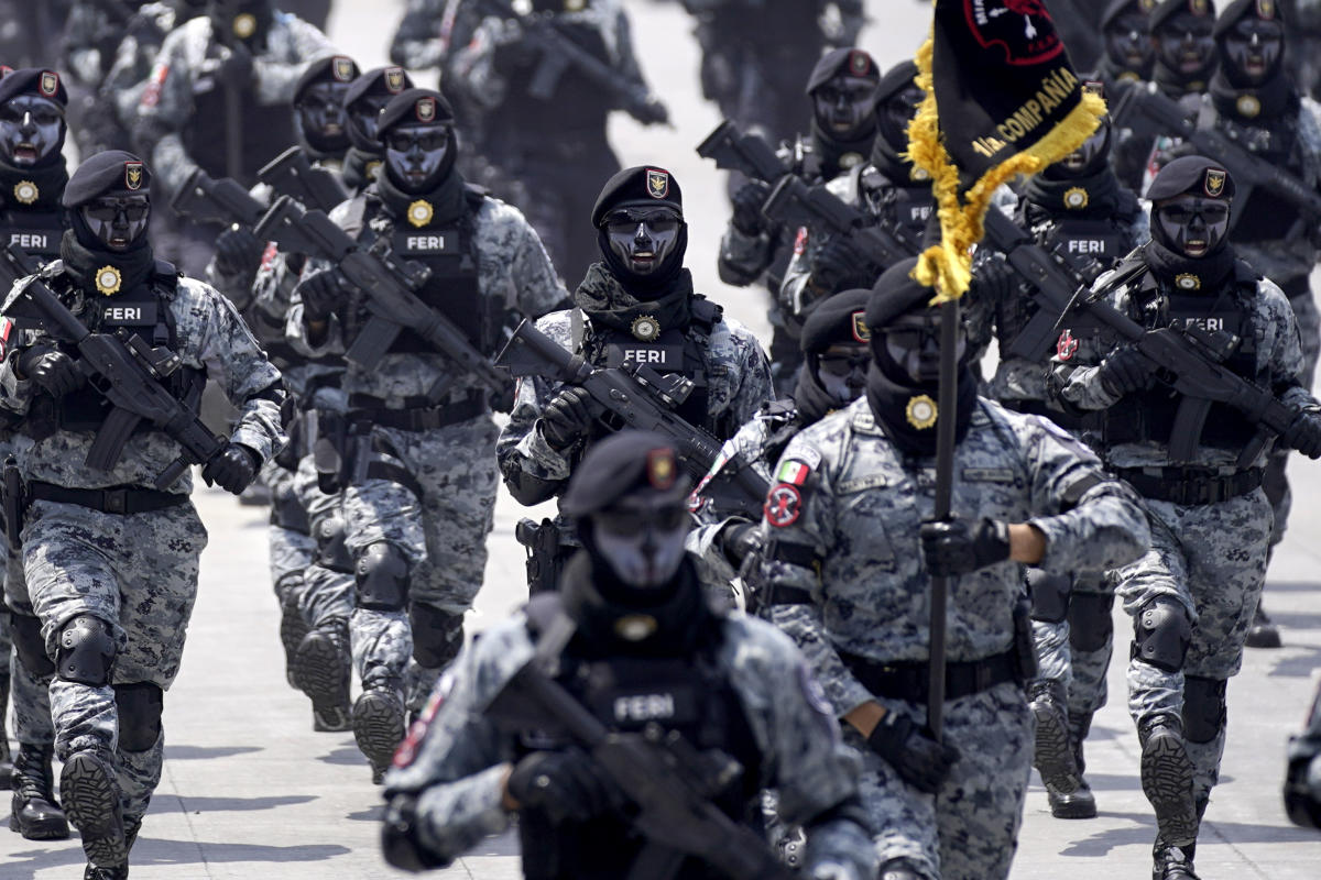 Mexico's Congress puts the National Guard under military command despite criticism