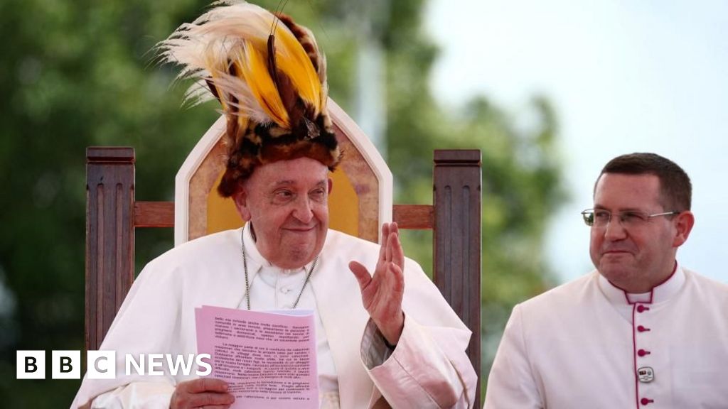 Pope Francis welcomed in remote Vanimo in Papua New Guinea