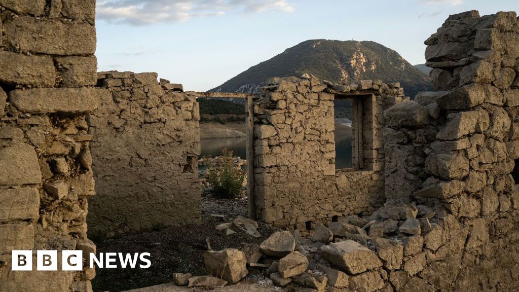 Drought dries up lake to reveal sunken village of Kallio