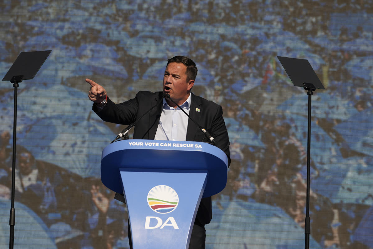 Conflict in South Africa's coalition government is 'not catastrophic,' says major party leader