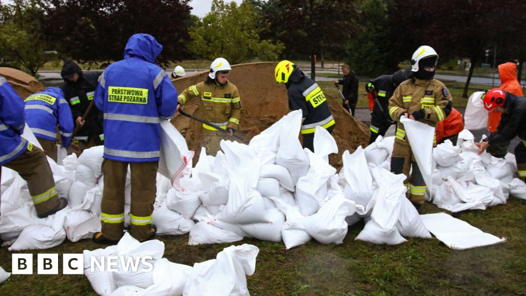 Central Europe rushes to shore up flood defences amid evacuations