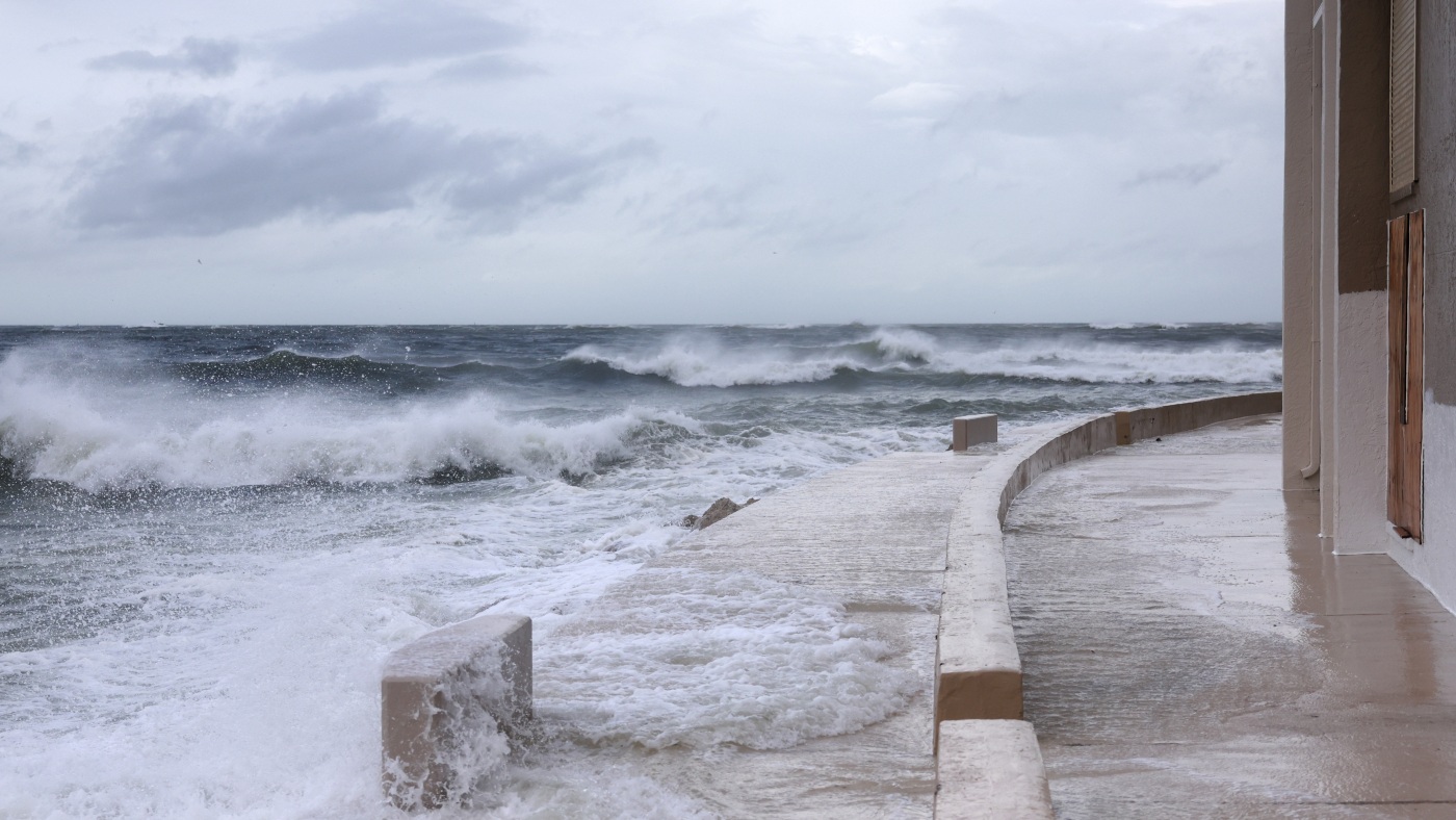 How Hurricane Helene rapidly intensified to a Category 4 : NPR