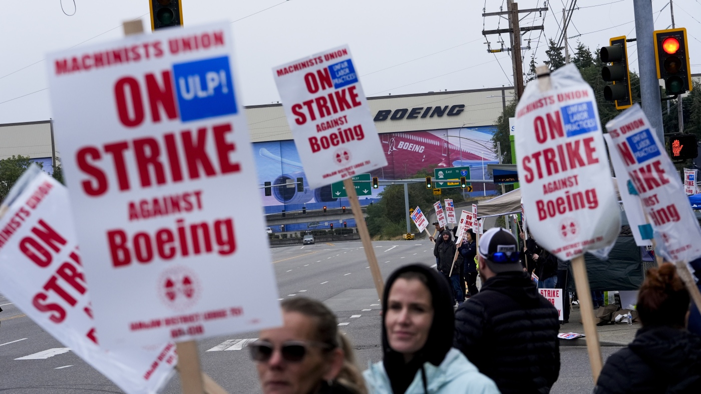 Boeing says it is making a 'final offer' to striking workers : NPR