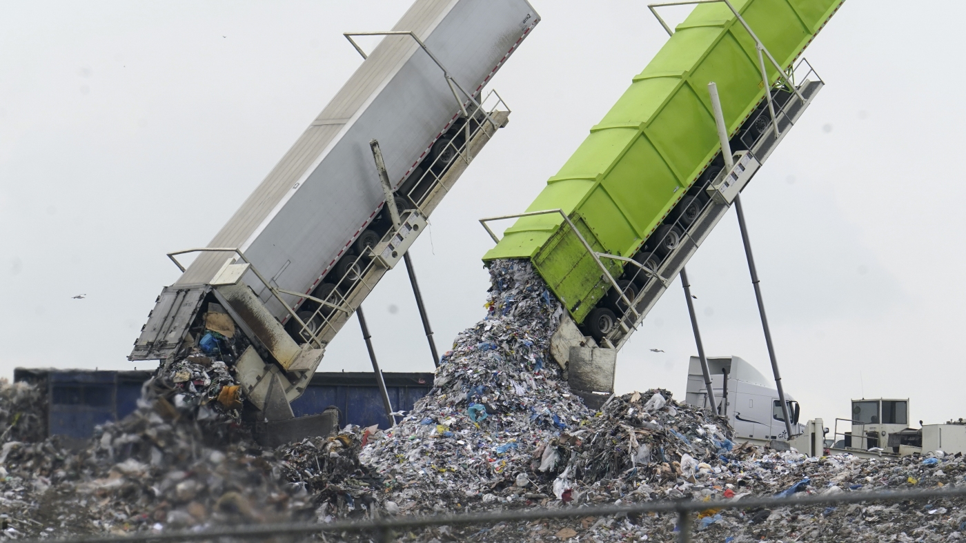 State bans on commercial food waste have been largely ineffective, study finds : NPR