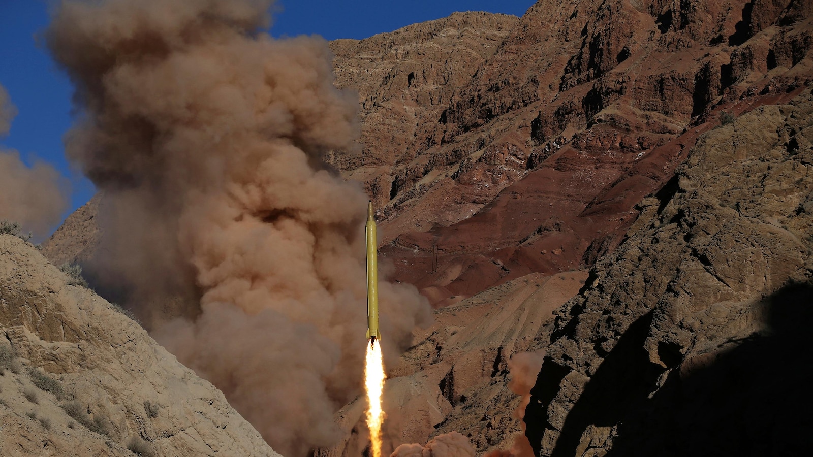 US believes Iran sent Russia short-range ballistic missiles, AP sources say