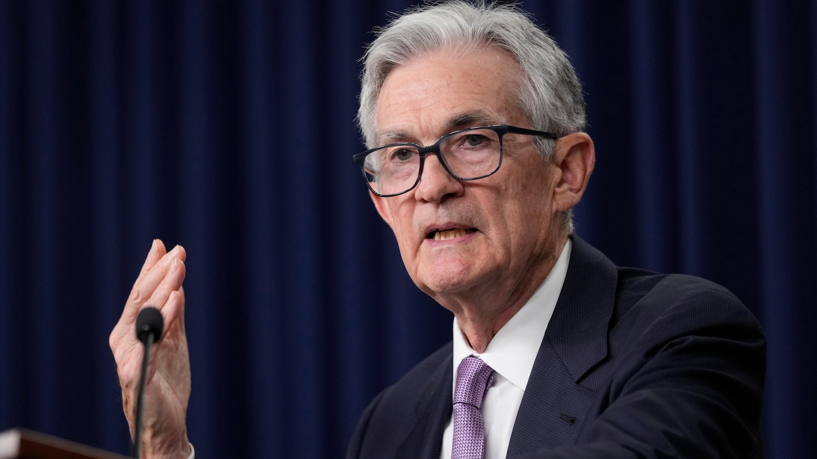 Fed chair says US economy is in 'solid shape,' gradual rate cuts coming