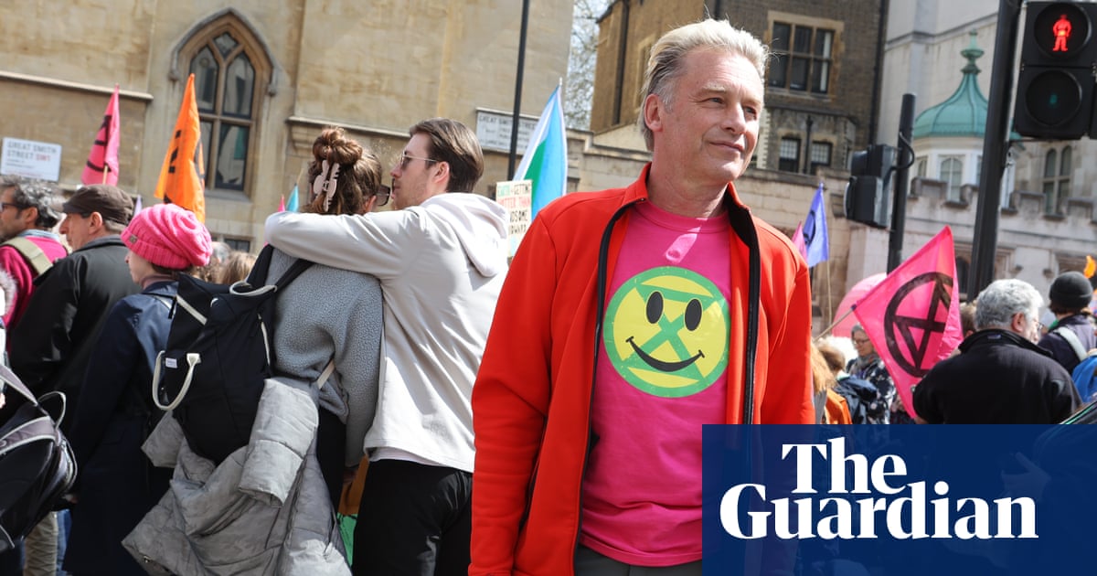 Chris Packham urges protesters to stop blocking roads as he takes climate role | Chris Packham